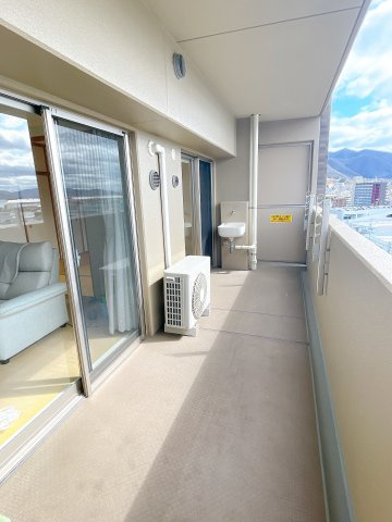 アルファステイツ城町のバルコニー