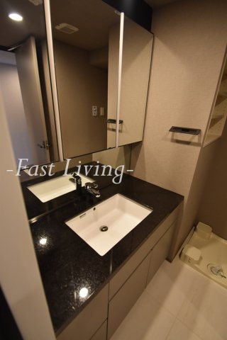 ジオイド三番町の独立洗面台