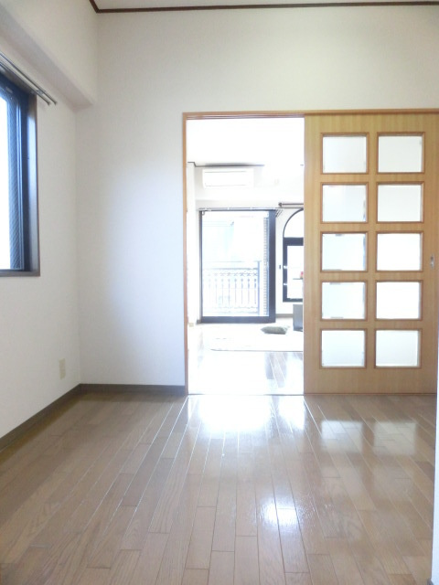 ラパークの居間・リビング