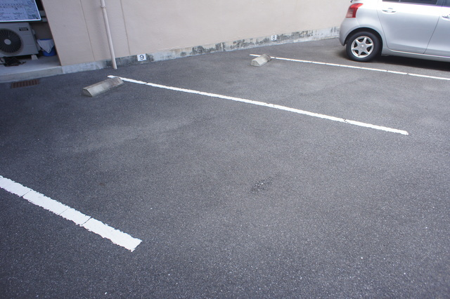 ラパークの駐車場