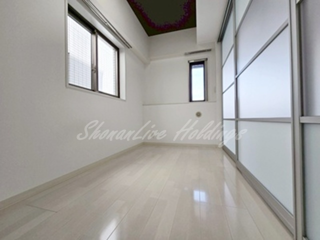 エフ・パークレジデンス東神奈川の寝室|2面採光の洋室♪