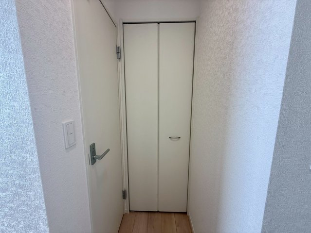 クレイドルガーデン宜野座村漢那 第２・３号棟の収納|２階廊下に設置された便利なクローゼット収納