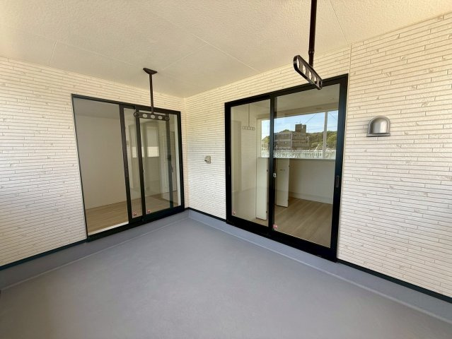 クレイドルガーデン宜野座村漢那 第２・３号棟のバルコニー|急な雨も安心♪様々な用途に使える広々ルーフバルコニー