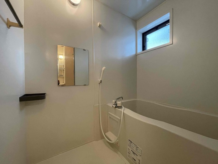 グリーンの浴室