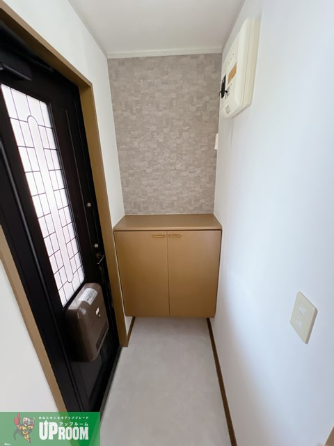 サル・ド・セジュールの玄関