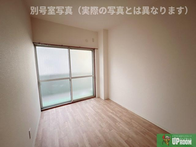 コーポ岡田の居間・リビング