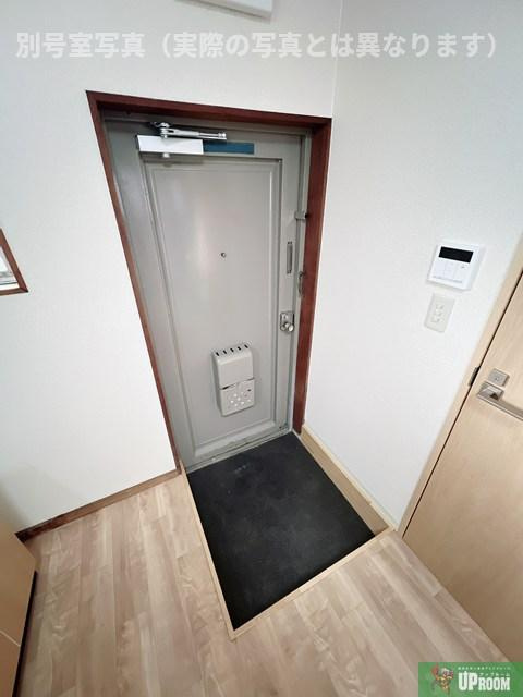 コーポ岡田の玄関