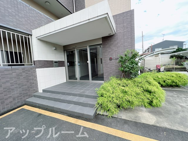コンフォート結のエントランス