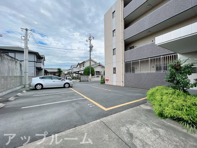 コンフォート結の駐車場