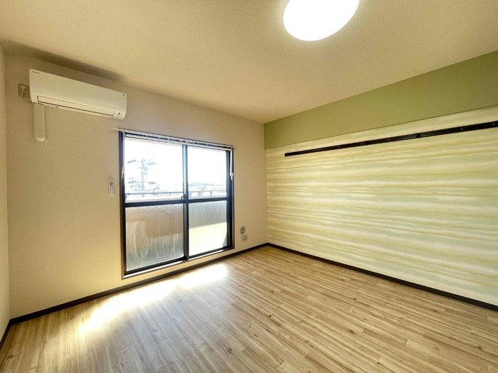 ウィング青山の居間・リビング