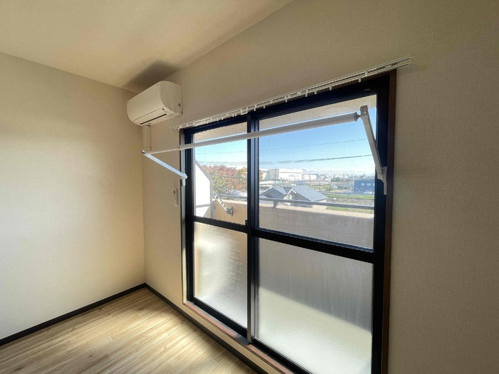 ウィング青山の居間・リビング