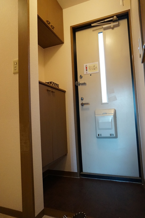 アドバンス小牧Aの玄関