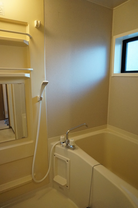 アドバンス小牧Aの浴室