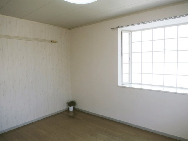 ３DK：稲荷前トゥインクル吉田C棟の洋室|和室収納