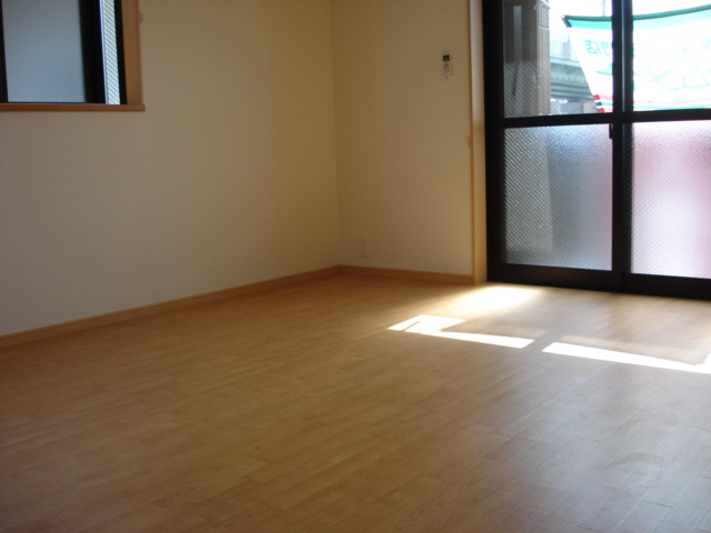 サンハイツオーガマの居間・リビング|洋室