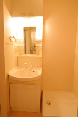 【洗面所】 | ガーデンサイド広尾 | 広い洗面スペース