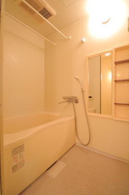 【浴室】 | ガーデンサイド広尾 | コンパクトで使いやすいお風呂です