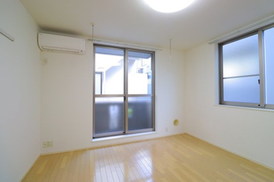 【居間・リビング】 | ガーデンサイド広尾 | ゆったり過ごせるリビングです