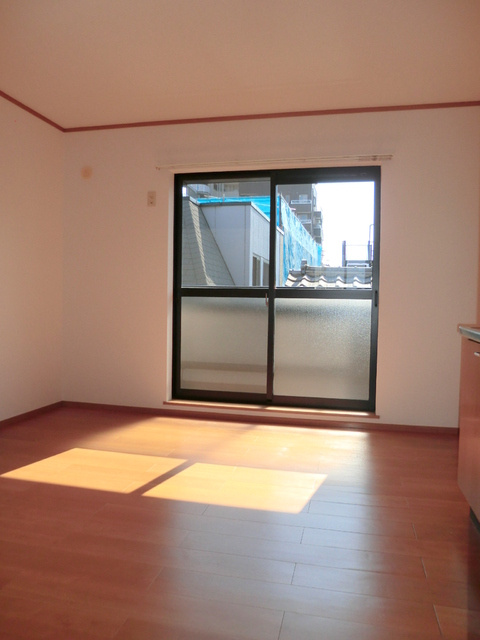 メゾンドコワンの居間・リビング|★角部屋2面採光で明るいダイニング、他号室の写真です★