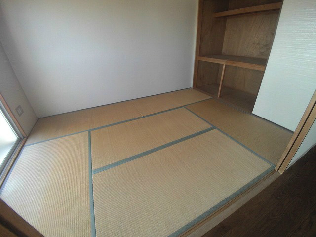 グリーンエイトⅣの和室