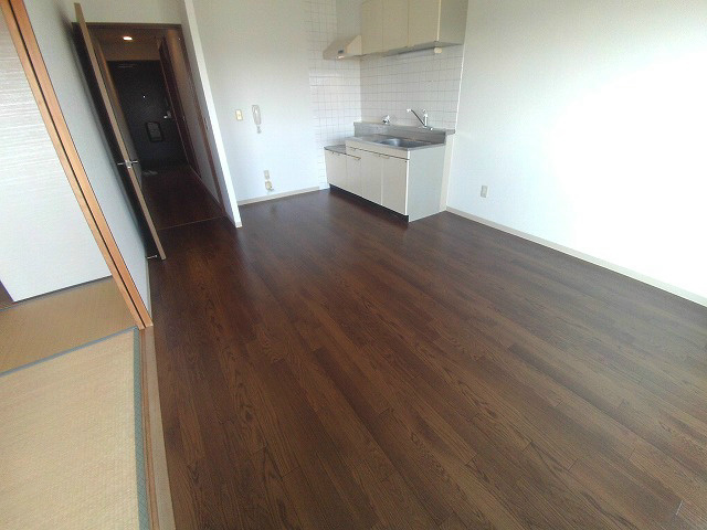 グリーンエイトⅣの居間・リビング