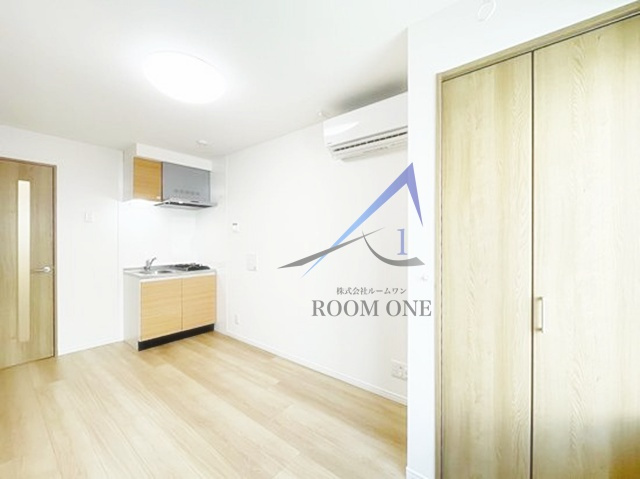 CASA　SERENAの居間・リビング|洋室のお部屋です。