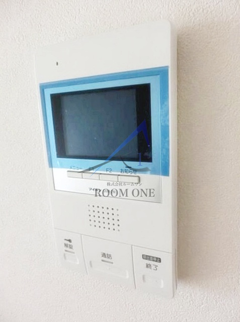 プランドール東雪谷の設備|モニター付きインターホンです。
