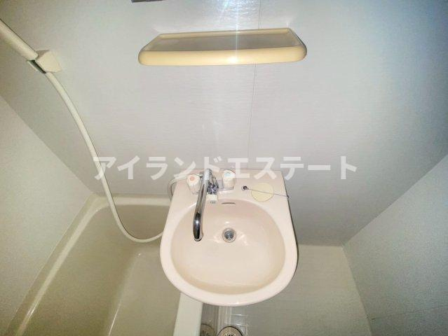 シャトー東条　駅近　バストイレ別　陽当たり良好の洗面所|※別号室参考写真