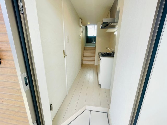 ヴィオラ扇町WESTの玄関