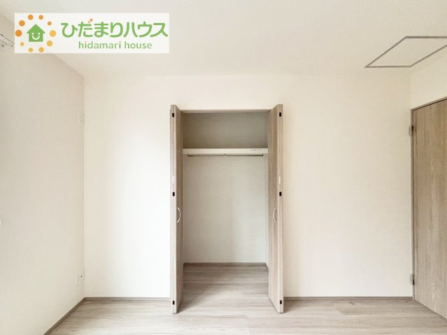 【収納】 | 土浦市中高津2丁目931番　新築戸建 | ハンガーパイプ付でお洋服の出し入れもラクラクです！