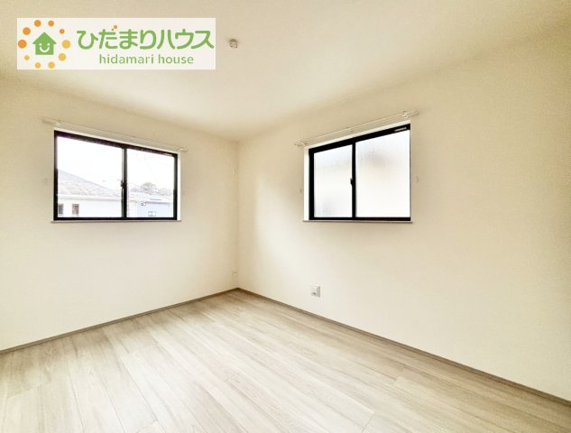 【洋室】 | 土浦市中高津2丁目931番　新築戸建 | 机にベットを置けば子供部屋の完成です！