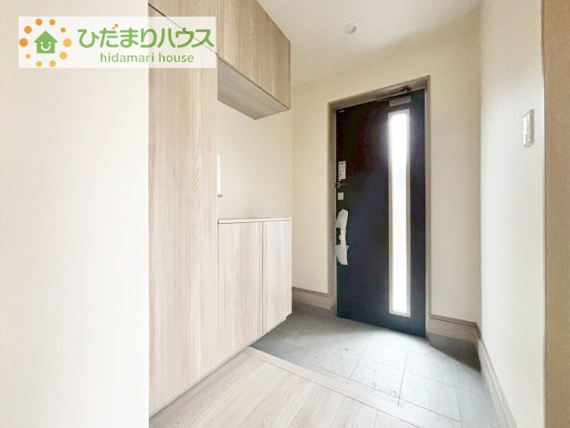 【玄関】 | 土浦市中高津2丁目931番　新築戸建 | スニーカーマニアも納得の天井まであるシューズボックス!(^^)!