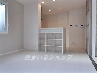 広島市安佐北区可部３丁目のアパートの居間・リビング|人気の対面キッチン