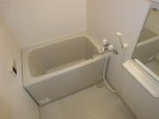 横浜市戸塚区名瀬町の賃貸マンションの浴室|清潔感のあるお風呂です♪