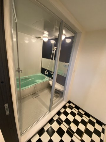 １LDK　コスタ・デル・ソル：天久保３丁目　筑波大学大学会館２００ｍの浴室|日々の暮らしに欠かせないお風呂です（１０１号室の写真です。）