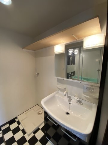 １LDK　コスタ・デル・ソル：天久保３丁目　筑波大学大学会館２００ｍの洗面所|スペースが確保できる洗面所です（１０１号室の写真です）