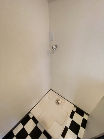 １LDK　コスタ・デル・ソル：天久保３丁目　筑波大学大学会館２００ｍの洗面所|洗濯機置き場も室内にございます