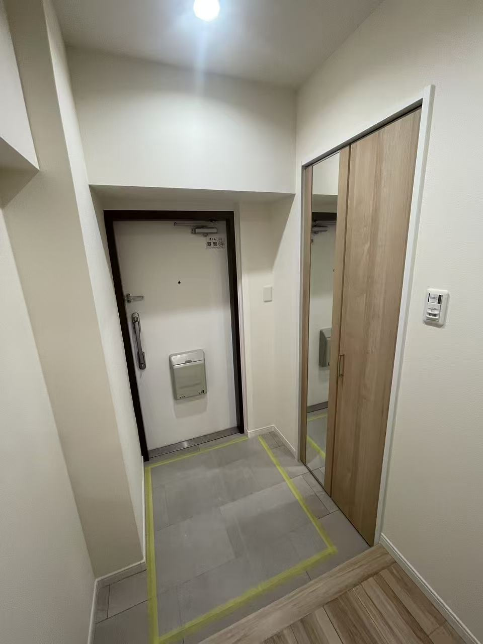 阿佐ヶ谷陵雲閣マンションの玄関