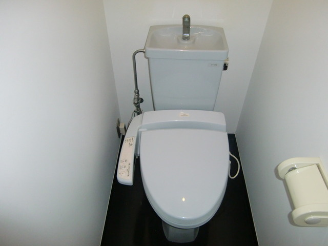 リアライズ六甲Ⅰ(旧ジュネス六甲1)のトイレ|ウォシュレット