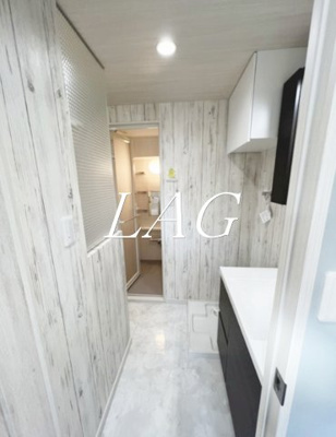 【洗面所】 | 目黒マンション | 独立洗面台です。