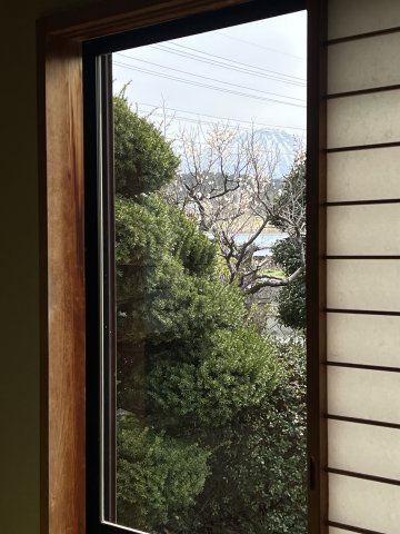 米子市尾高　中古戸建の展望|１F　和室8帖
南東側窓からは大山が綺麗に見えます！
