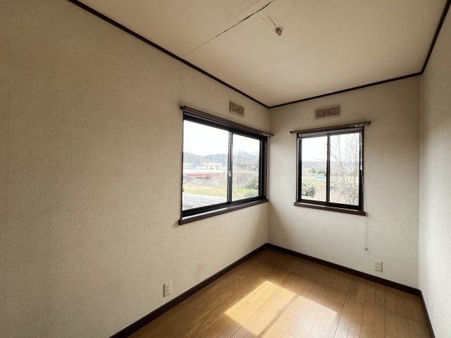 米子市尾高　中古戸建の洋室|2F　書斎　3.5帖