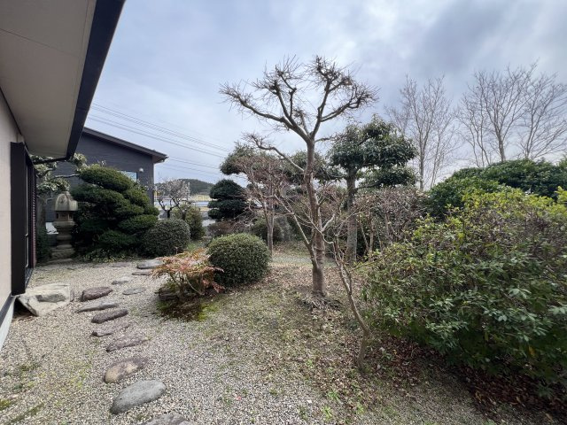 米子市尾高　中古戸建の庭|リビングからの大山方面を見た時の庭の眺望