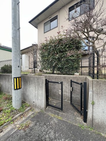 米子市尾高　中古戸建の外観|裏口門扉