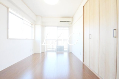 【居間・リビング】 | サンフラワー池谷 | 洋室のお部屋です。