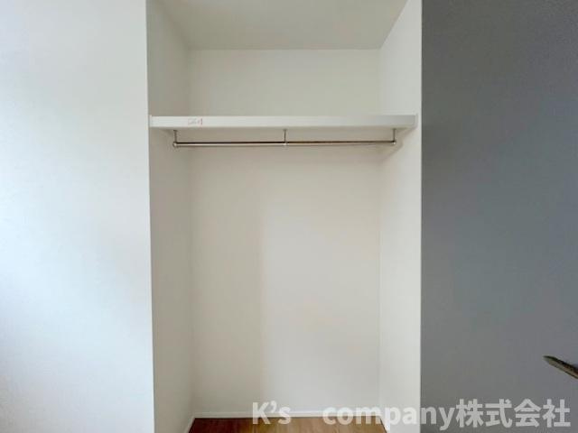 ◎高座郡寒川町小谷1丁目　新築戸建　B号棟の収納|洋室4.8帖の収納スペース◇