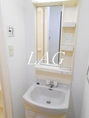 【洗面所】 | サンテミリオン神田東 | 洗面台です。