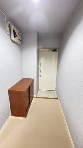 こちら玄関と下駄箱です！