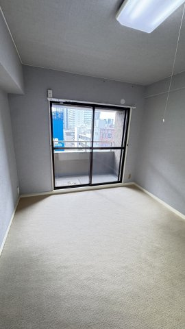 カーペットフロアのお部屋です！