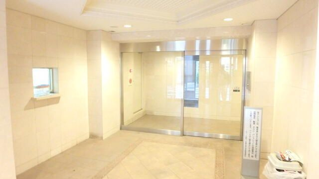 ロアール御茶ノ水順天堂大学前のエントランス